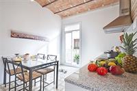 Happy People Sagrada Familia Apartment Barcelona